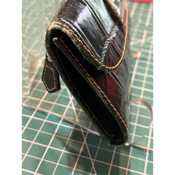 Dooney & Bourke Black Leather Croc Embossed Wallet With Zipper Pocket & Card Slo - Picture 5 of 6